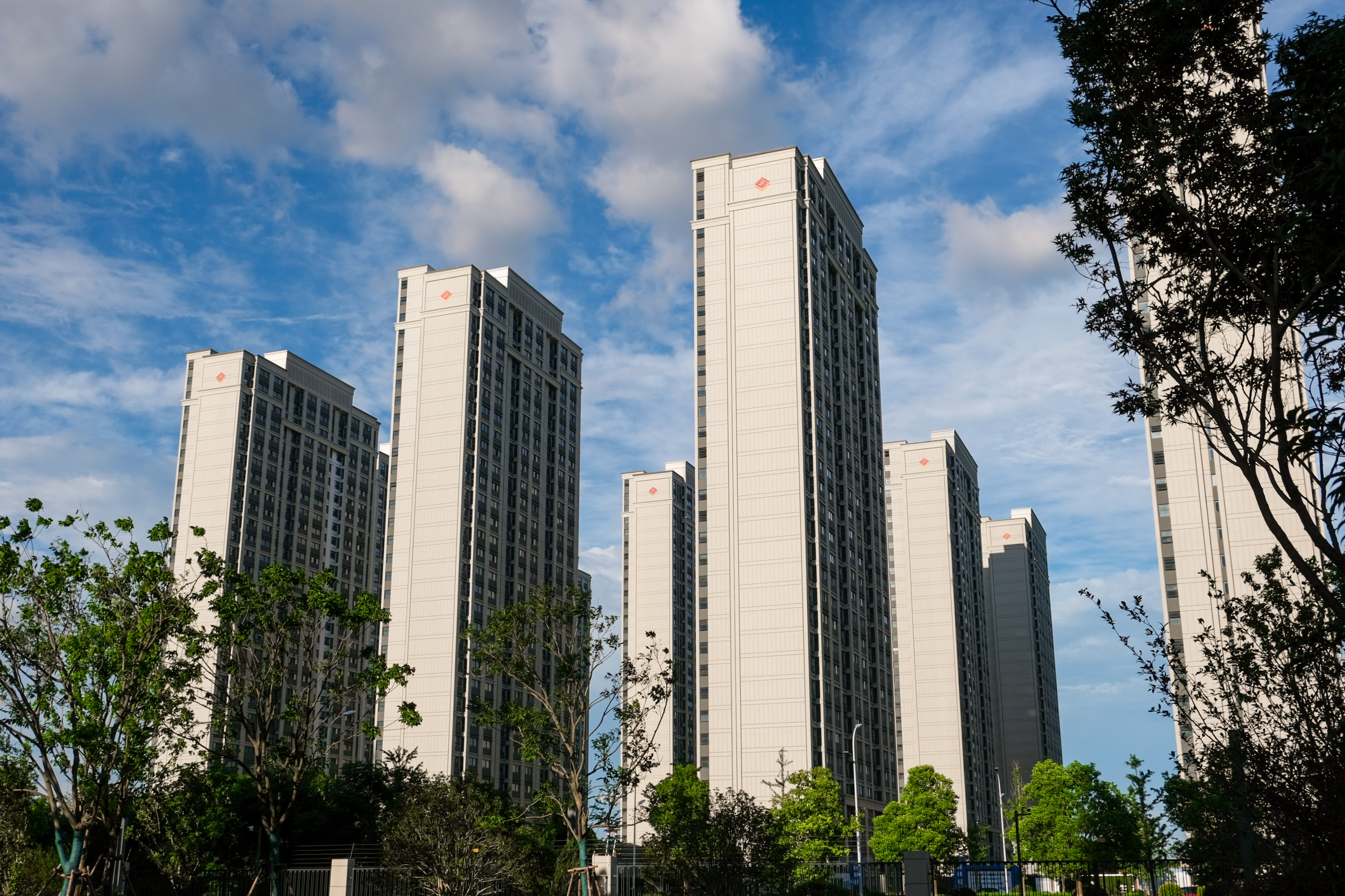 台风过境，，，这一大波民生项目be like（图说包管房）